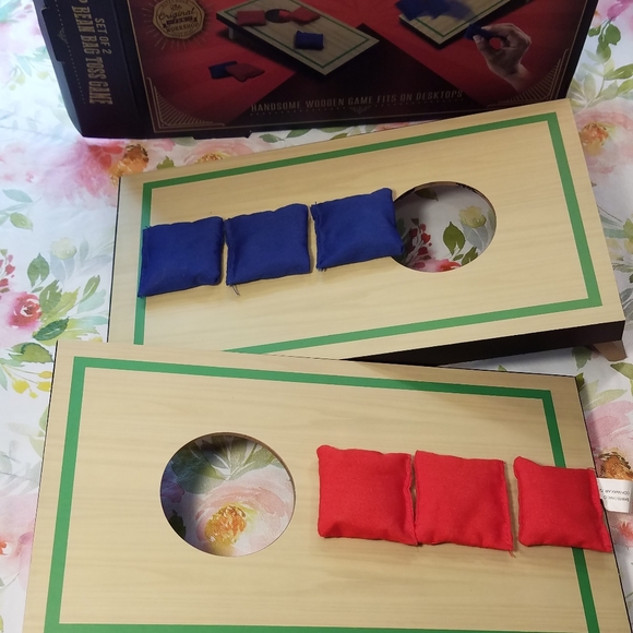 Desktop bean bag game. Handsome wooden game fits on desktop - Picture 2 of 5